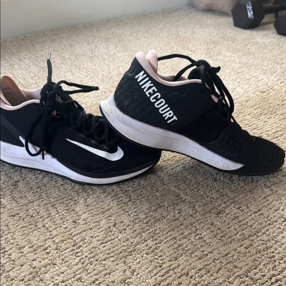 Nike Women's Black Tennis Shoes